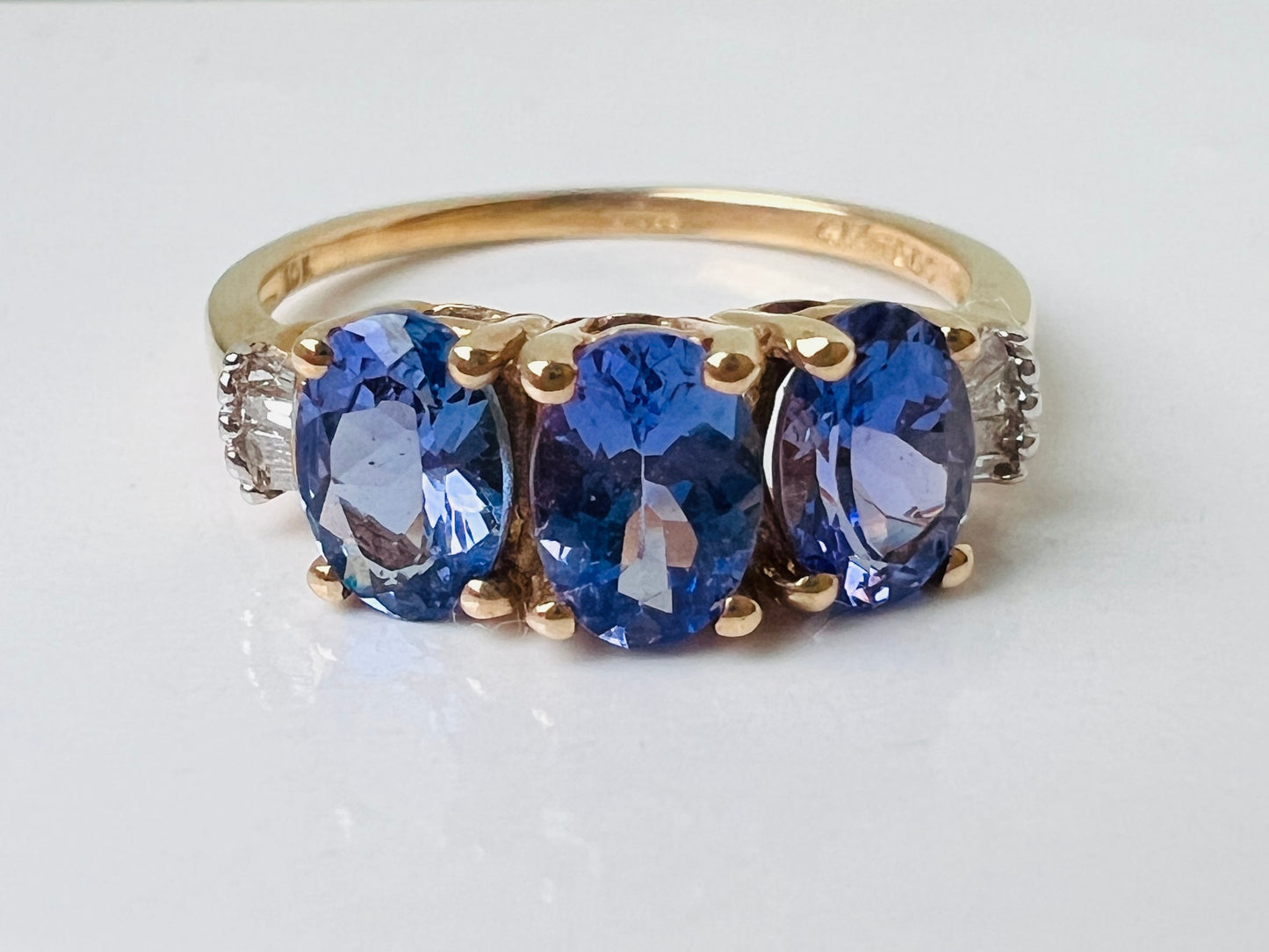 9ct Gold Tanzanite & Diamond Ring