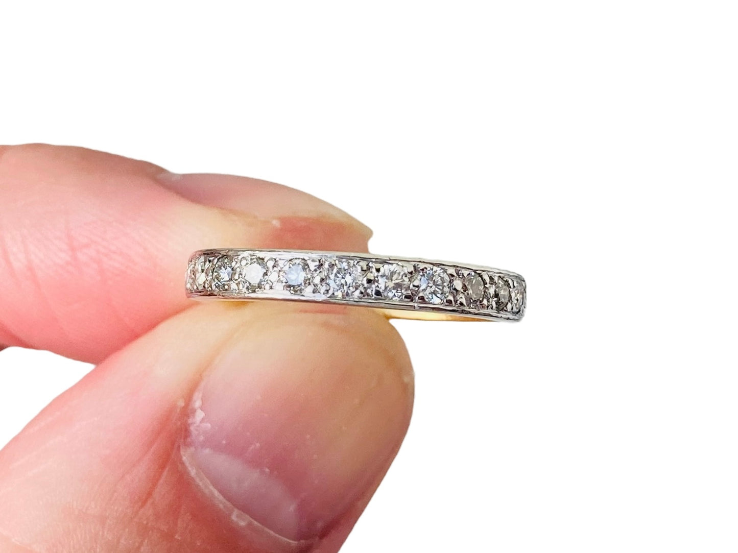 18ct Gold Twelve-Stone Diamond Ring