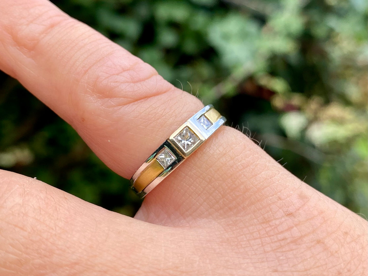18ct Gold Three-Stone Diamond Ring