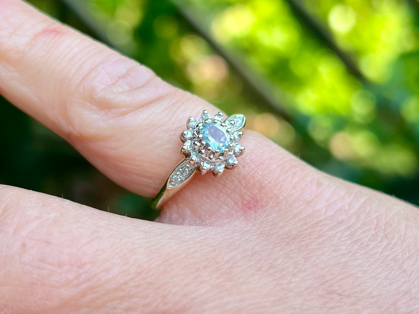 9ct Gold Aquamarine & Diamond Ring