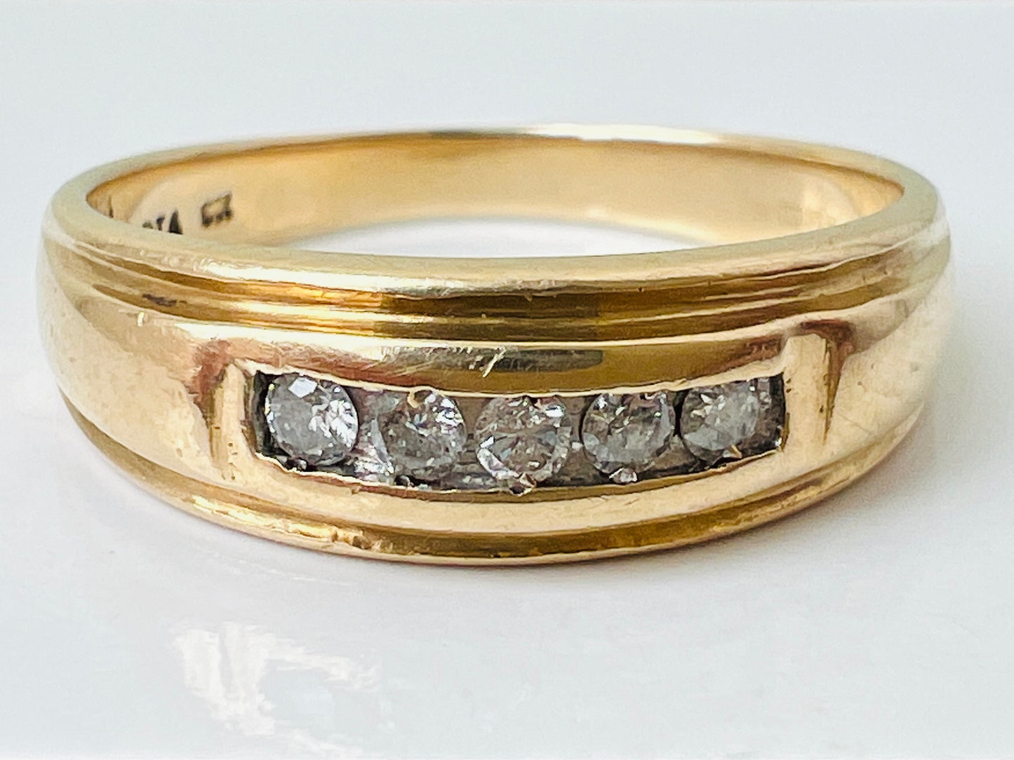 9ct Gold Diamond Ring