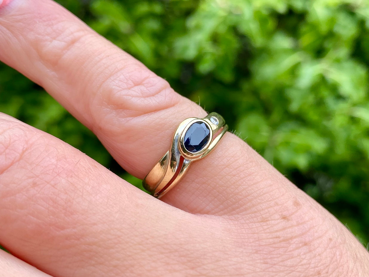 9ct Gold Sapphire & Diamond Ring