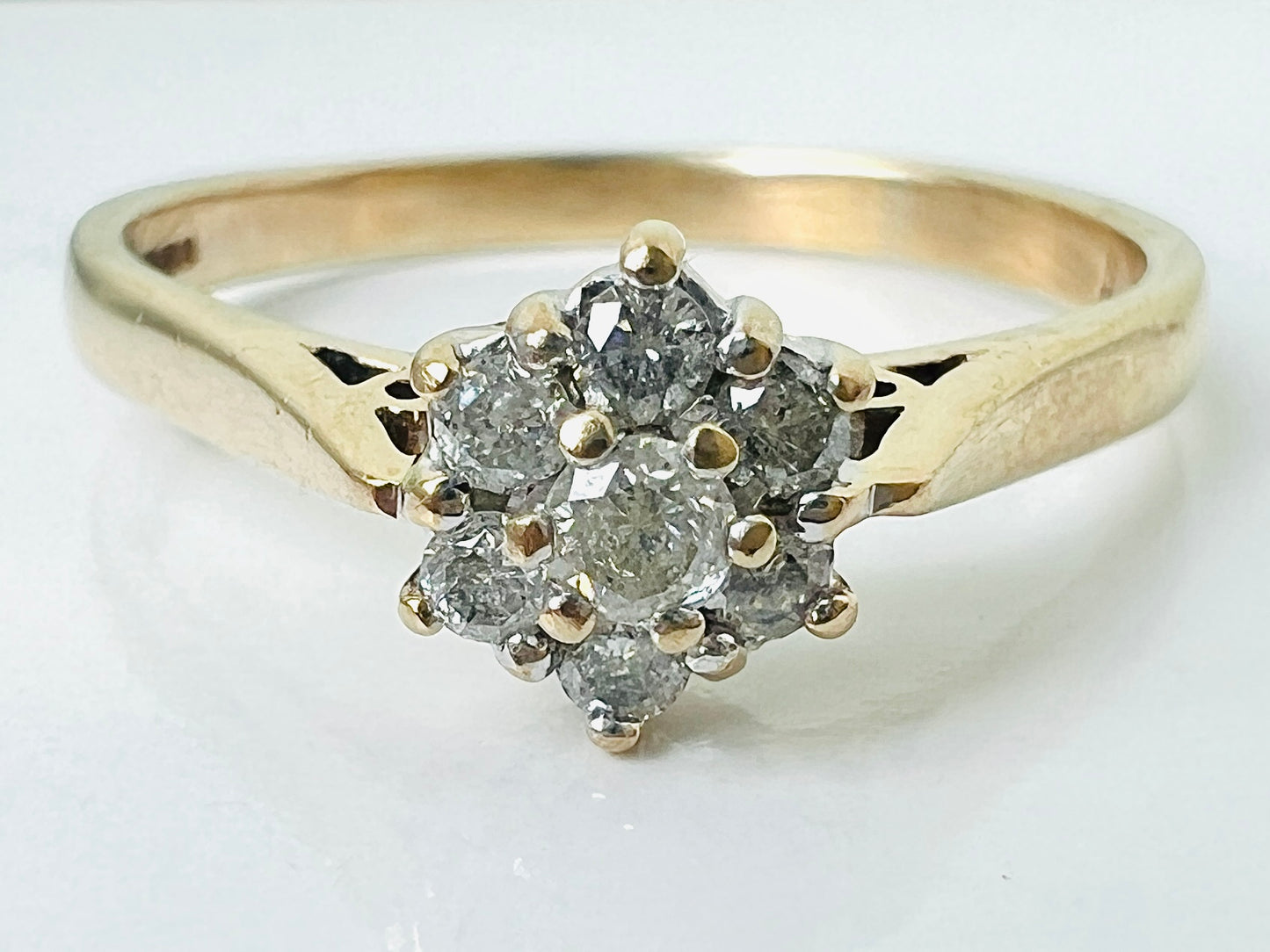 9ct Gold Diamond Daisy Ring
