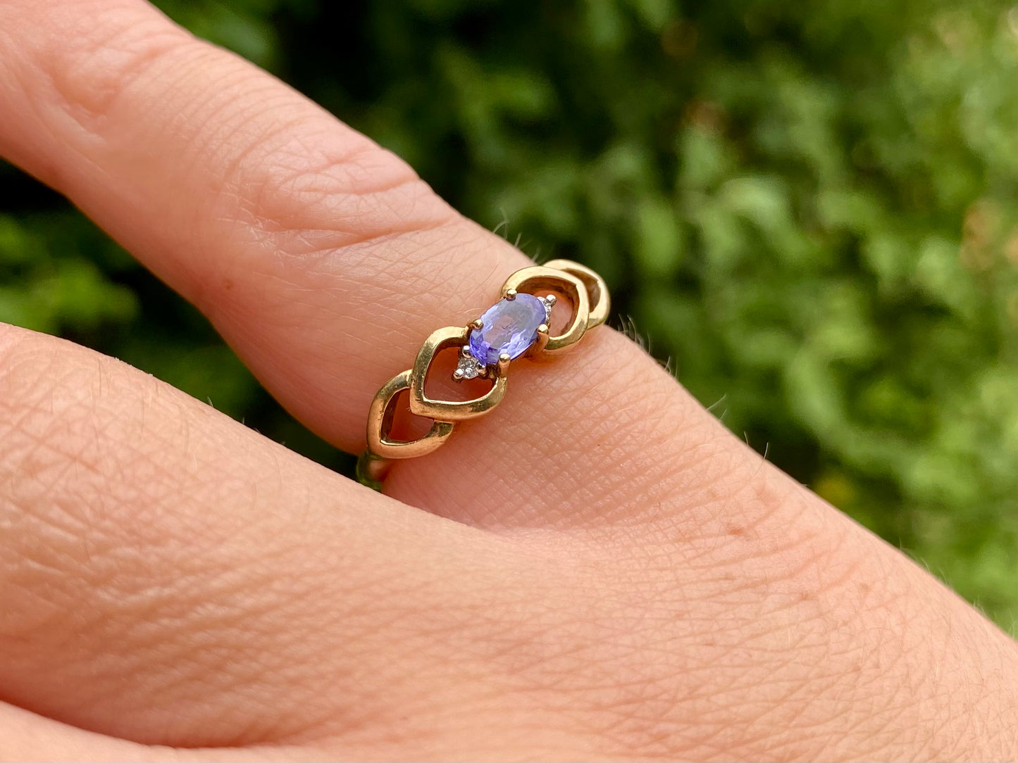9ct Gold Tanzanite & Diamond Ring