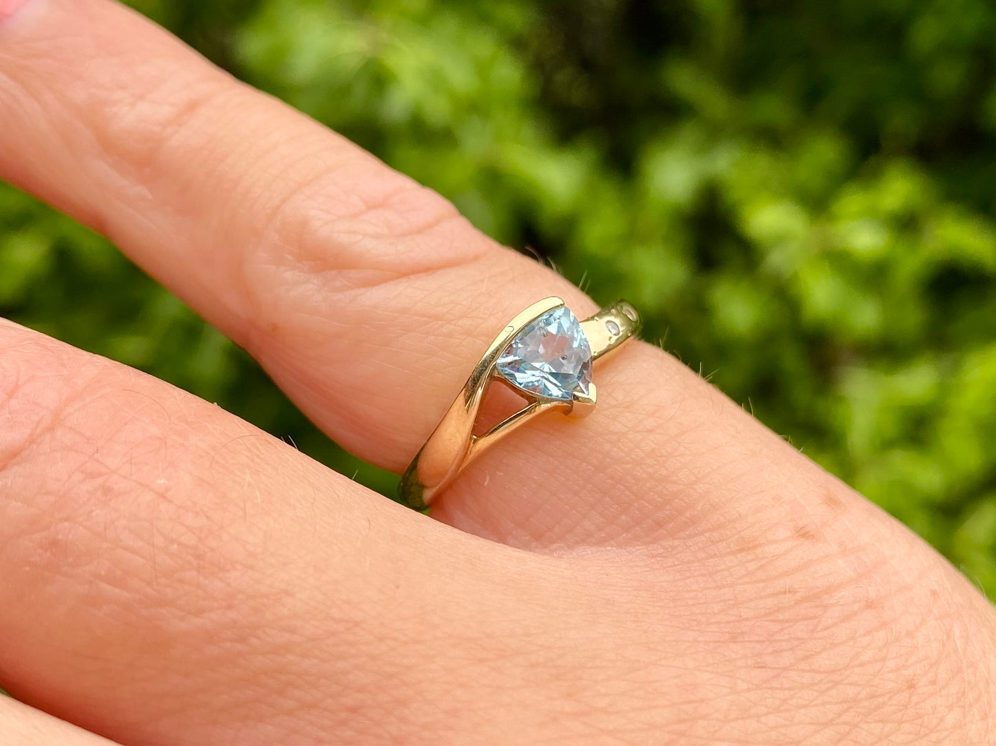 9ct Gold Topaz & Diamond Ring