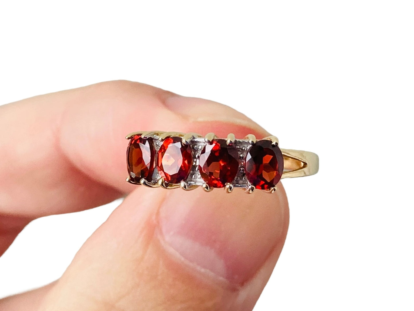 9ct Gold Garnet & Diamond Ring