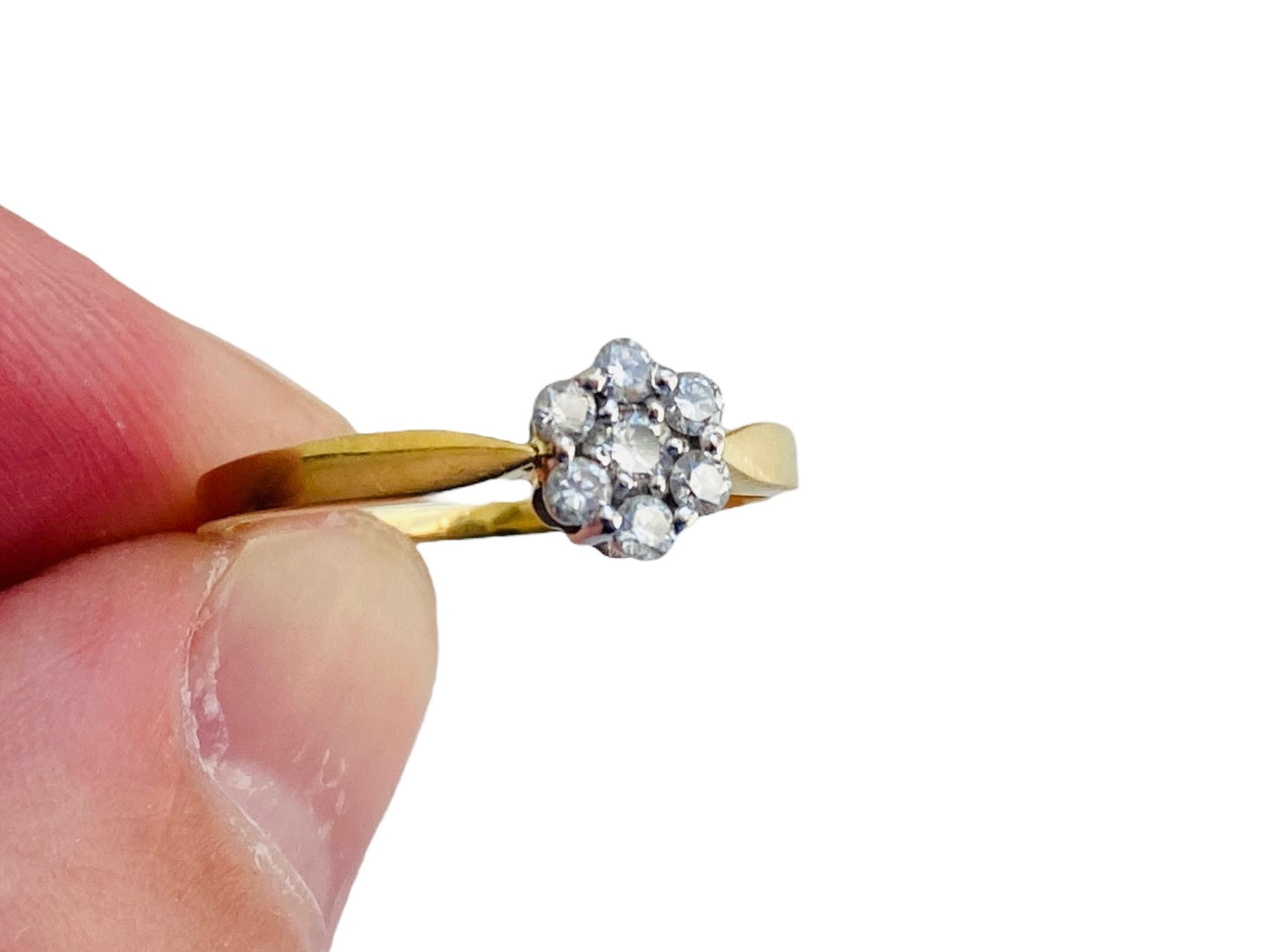 18ct Gold Diamond Daisy Ring