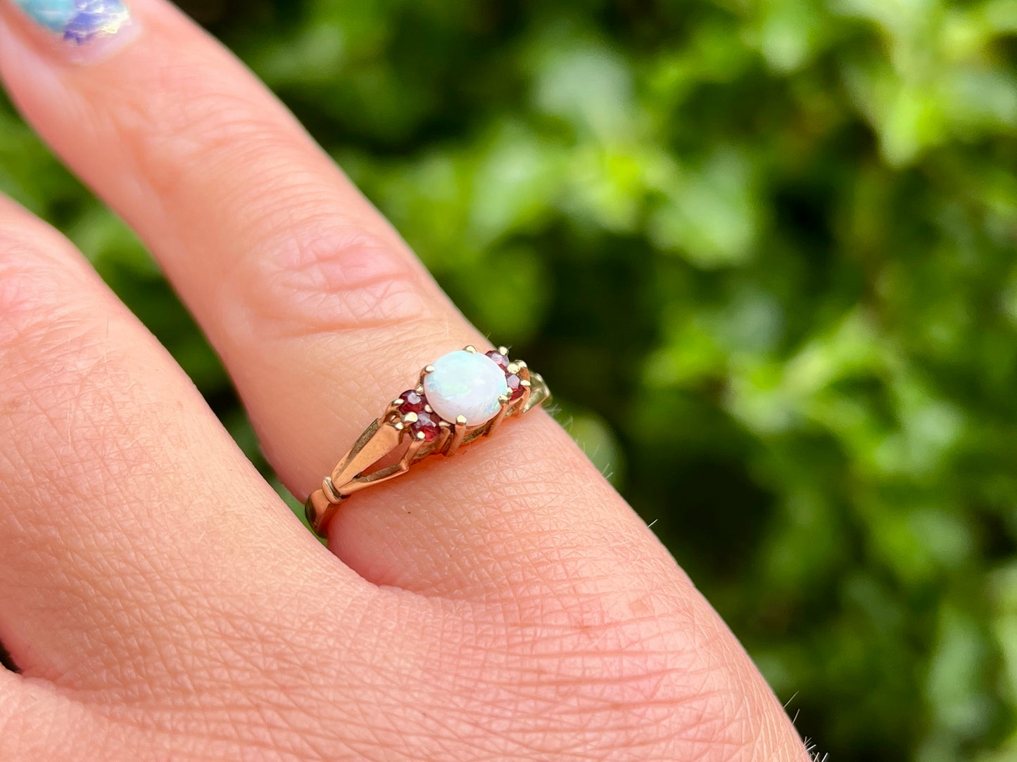 Vintage 9ct Gold Opal & Garnet Ring