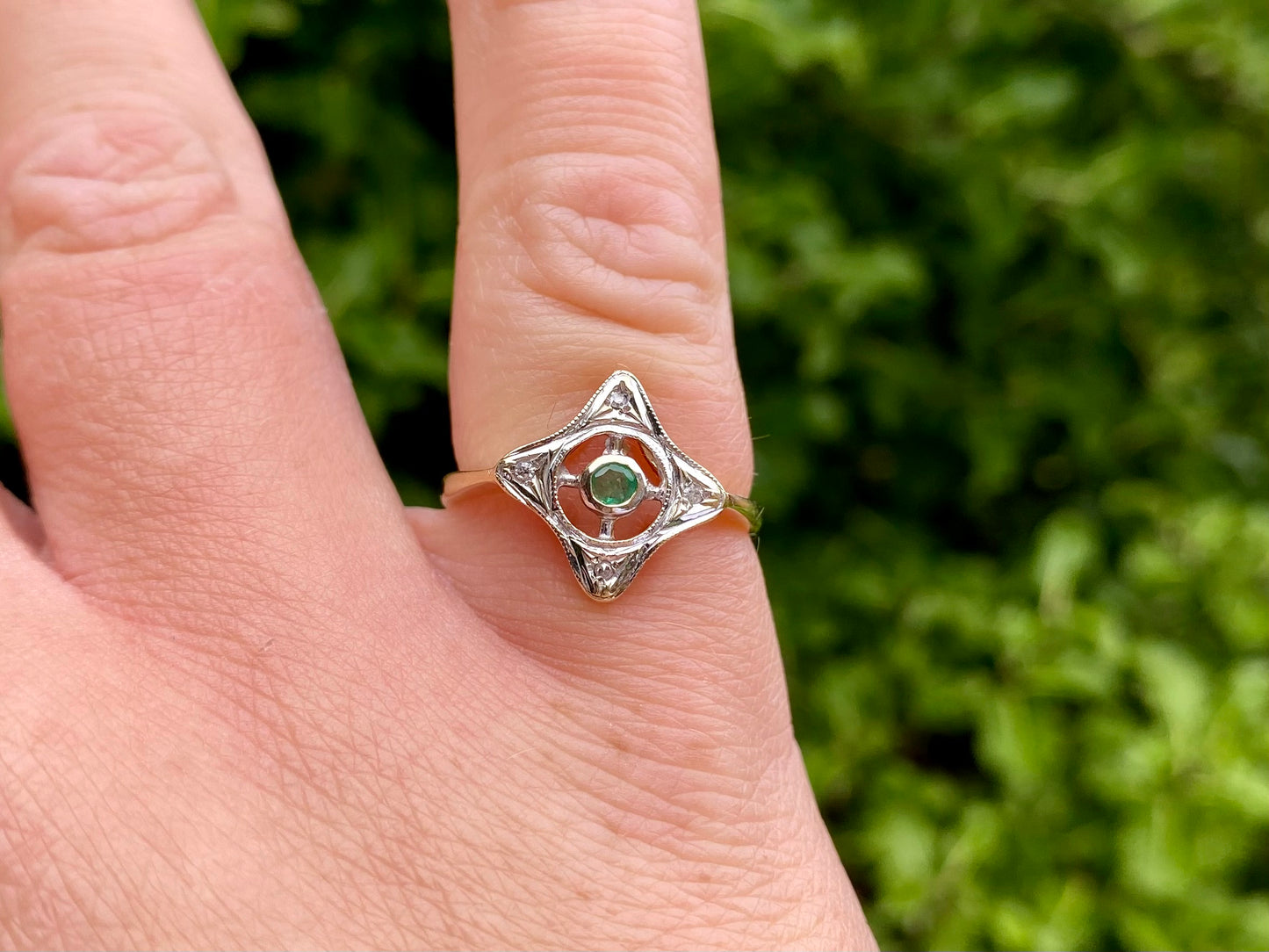 9ct Gold Emerald & Diamond Ring