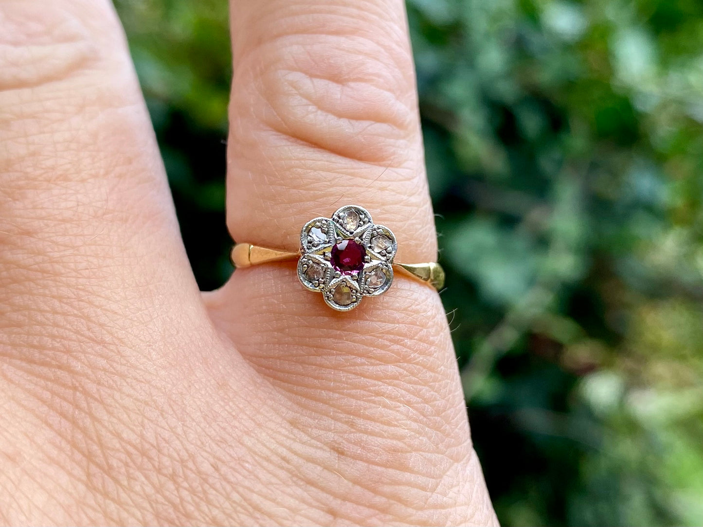 Antique 18ct Gold Ruby & Diamond Daisy Ring
