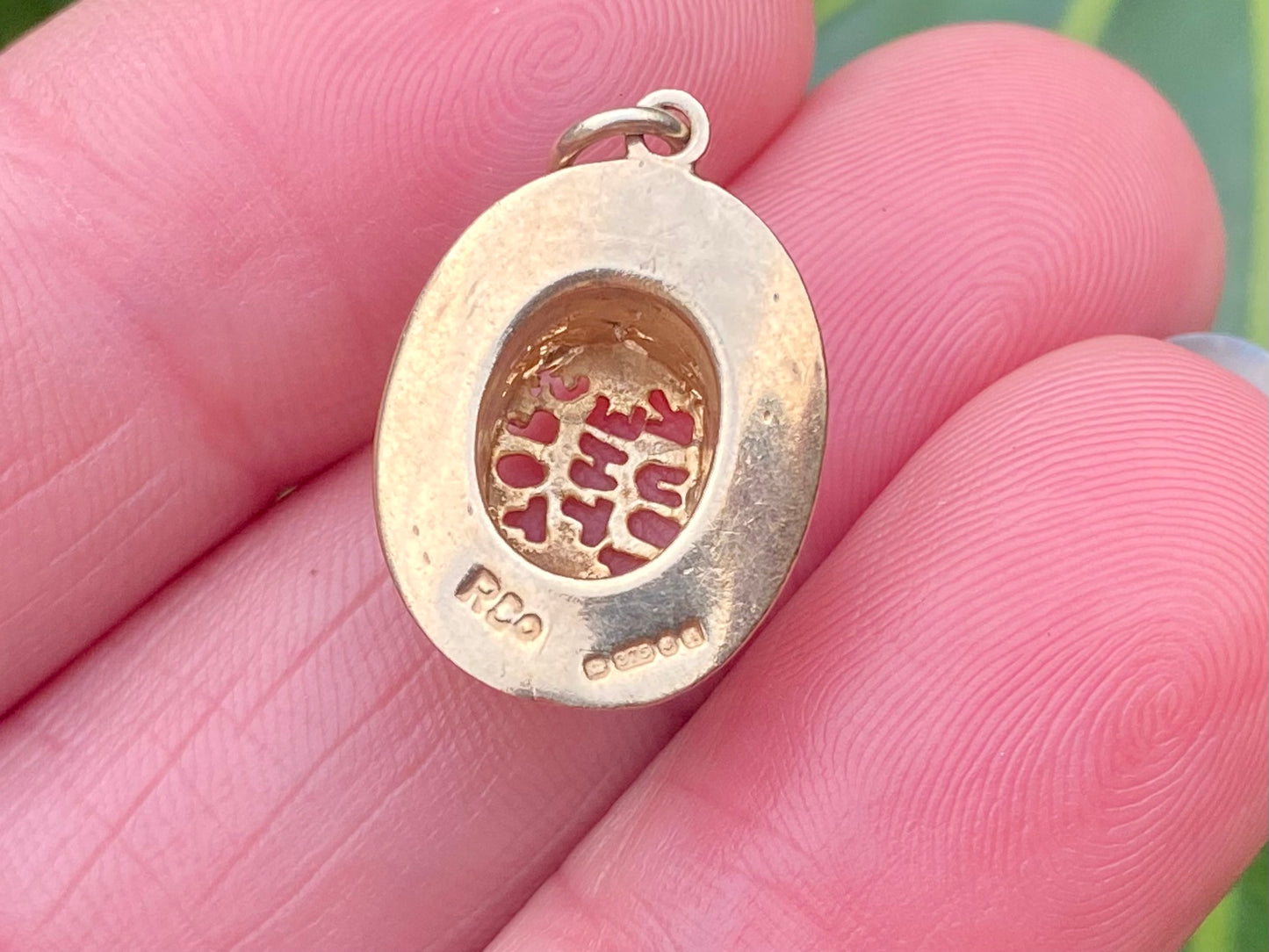 Vintage 9ct Gold Top Hat Pendant or Charm