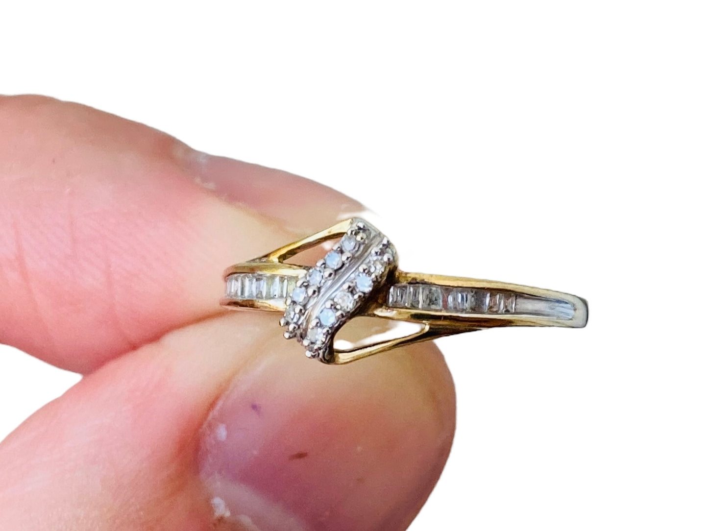 9ct Gold Diamond Ring