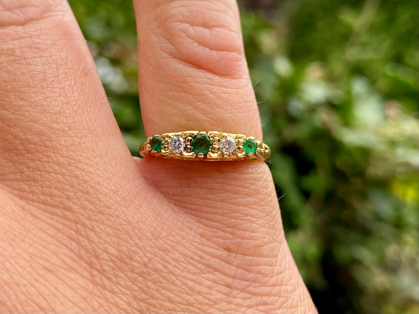 Vintage 18ct Gold Emerald & Diamond Ring