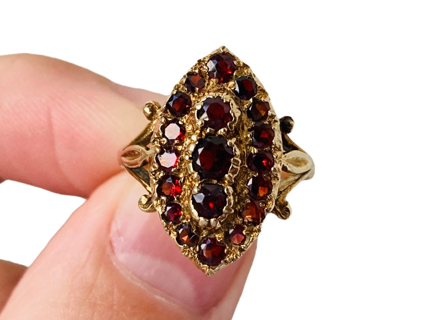 Vintage 9ct Gold Garnet Ring