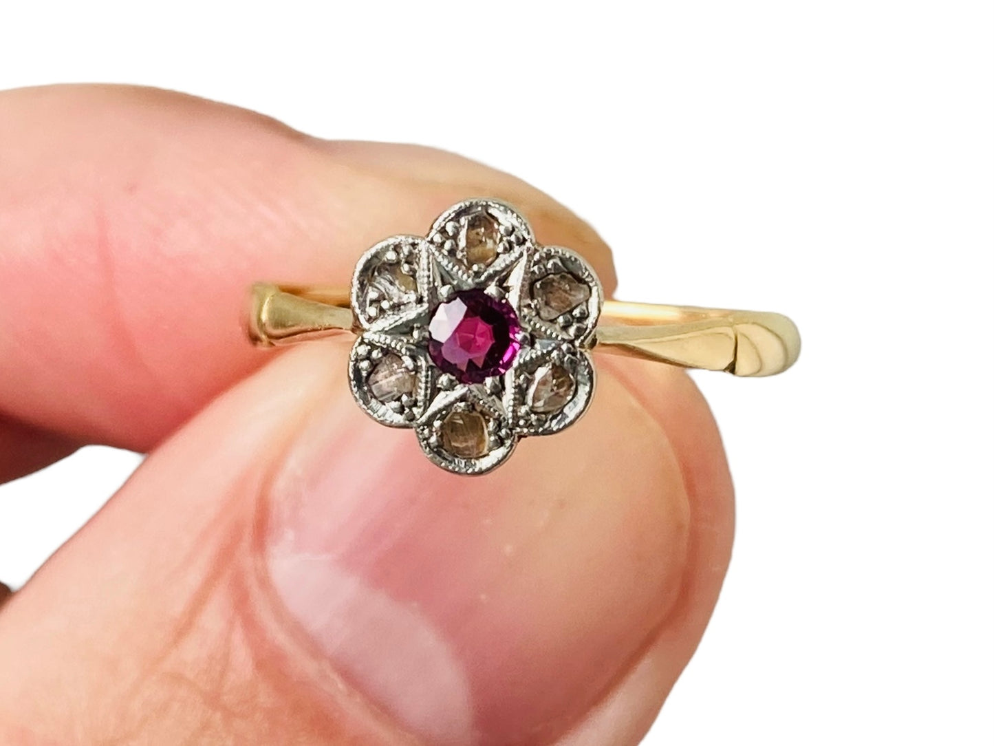 Antique 18ct Gold Ruby & Diamond Daisy Ring