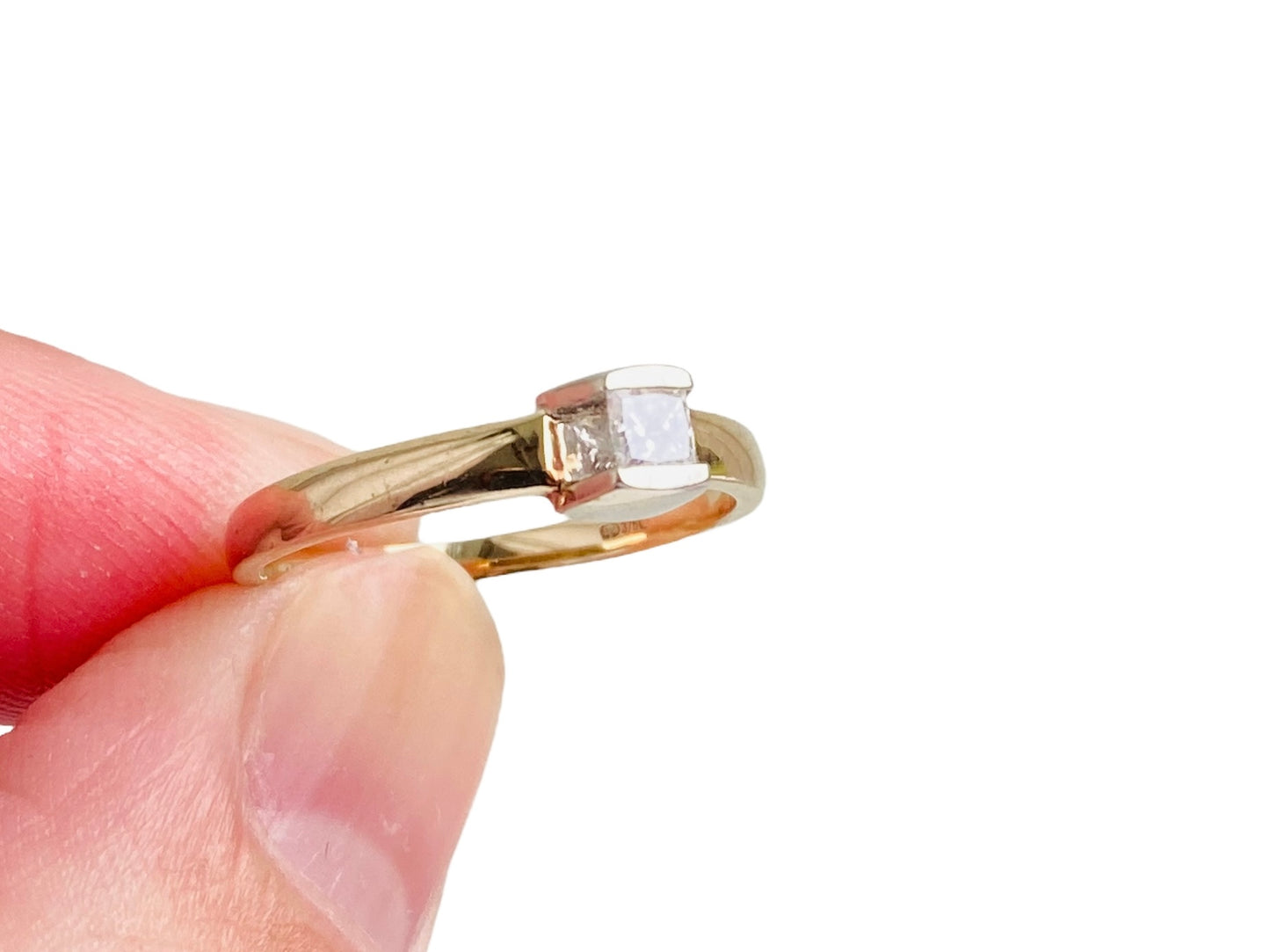 9ct Gold Diamond Solitaire Ring