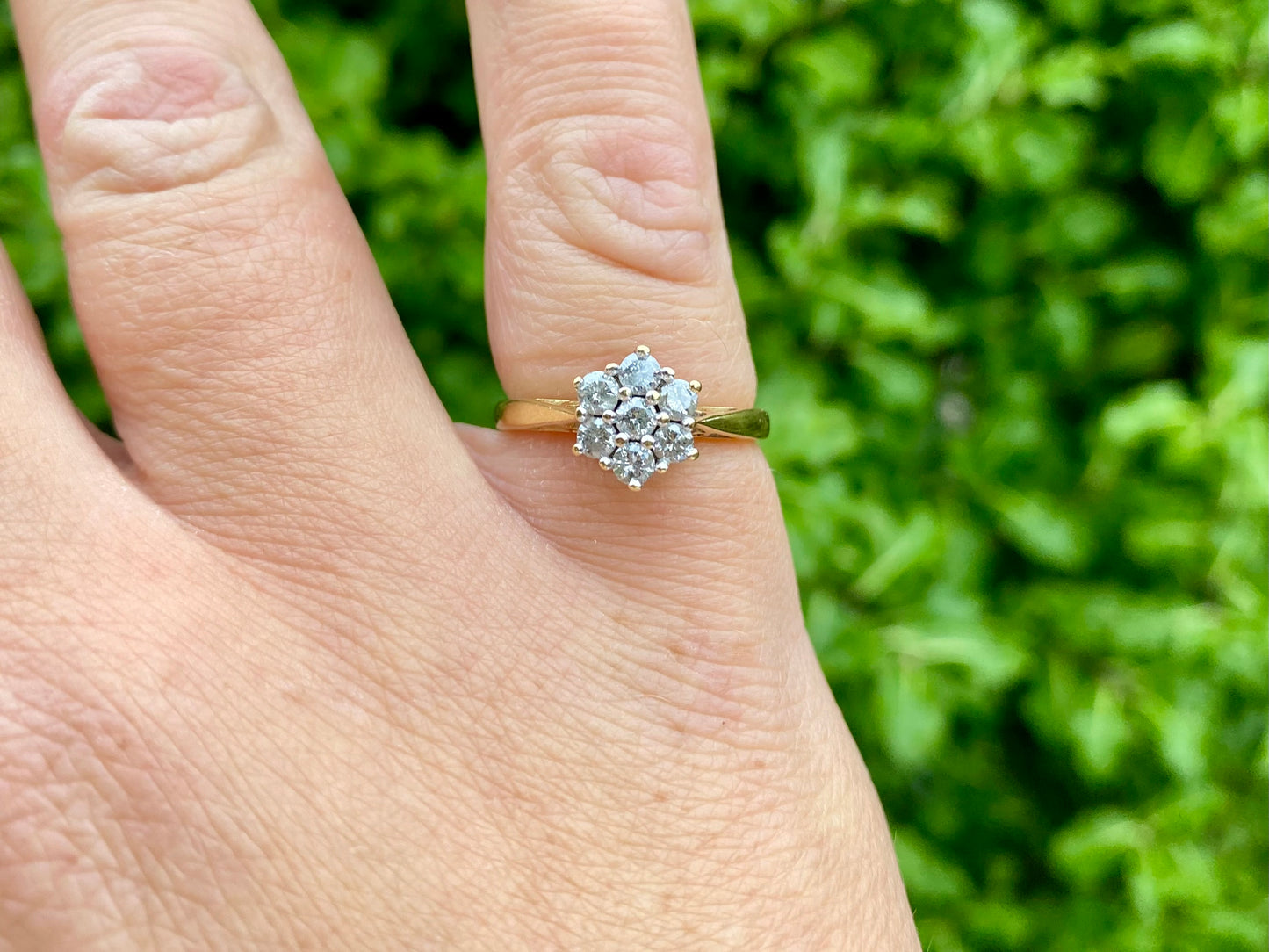 18ct Gold 0.50ct Diamond Daisy Ring