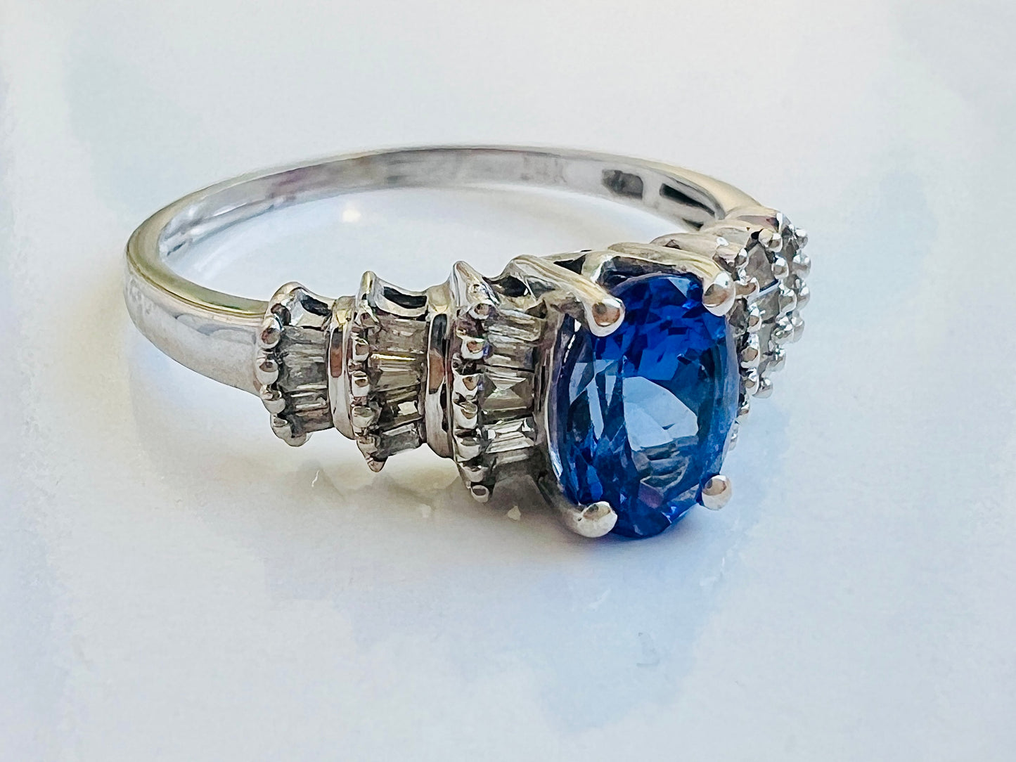 14ct Gold Tanzanite & Diamond Ring