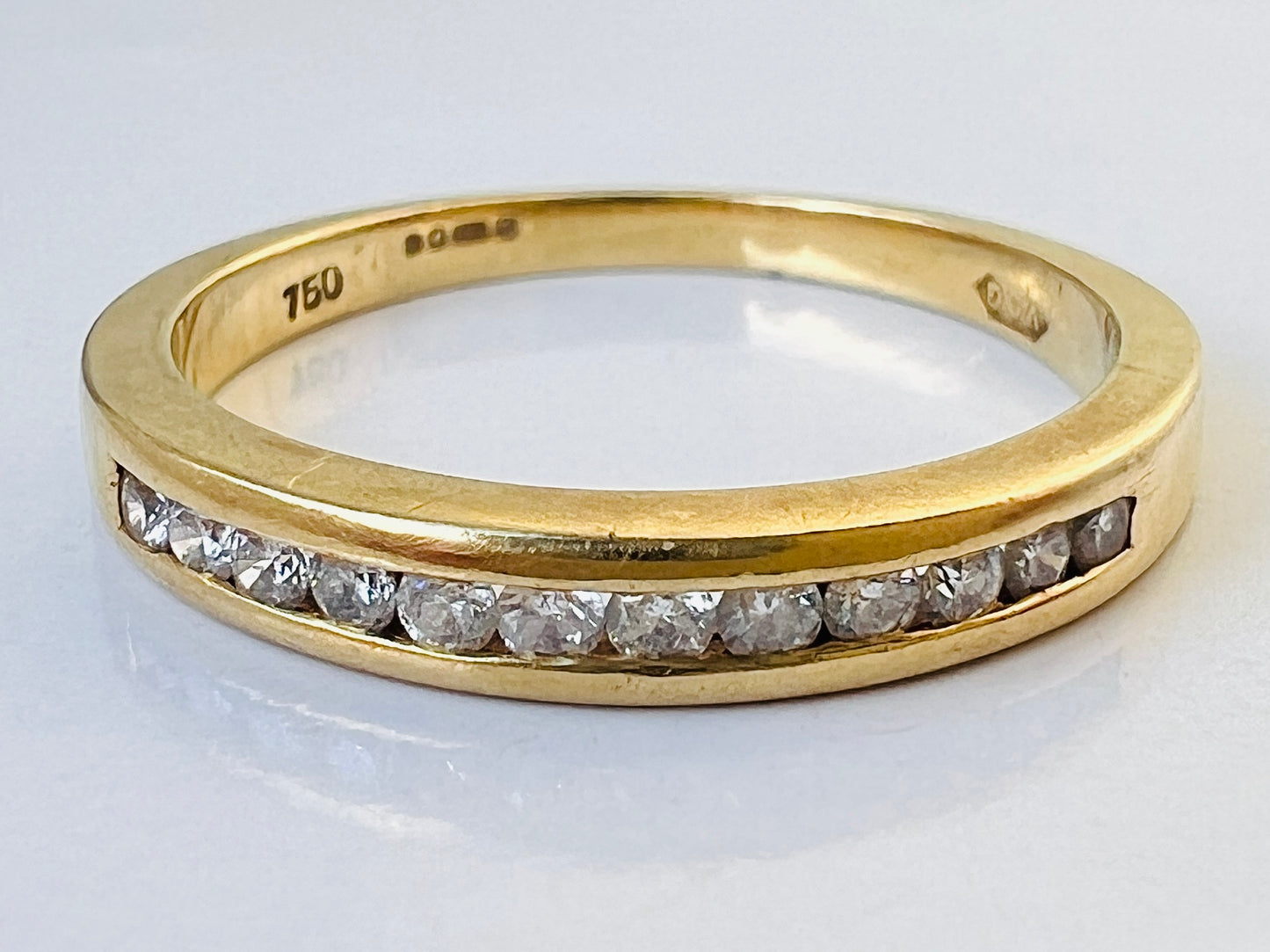 18ct Gold Twelve-Stone Diamond Ring