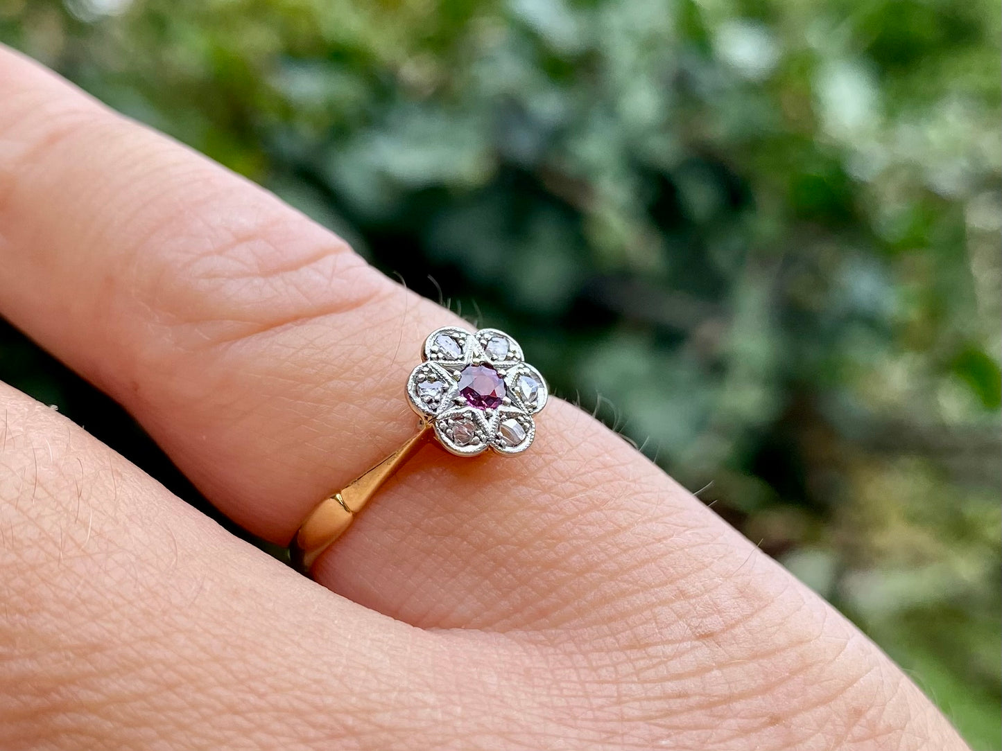 Antique 18ct Gold Ruby & Diamond Daisy Ring