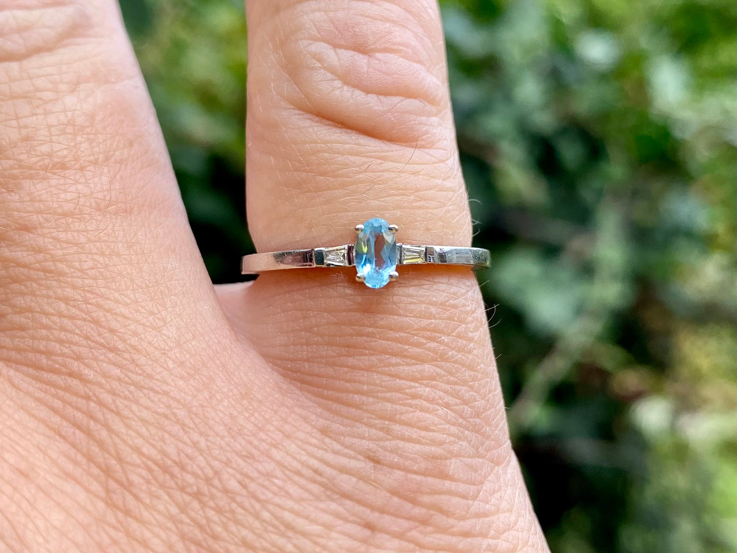 18ct Gold Aquamarine & Dimaond Ring