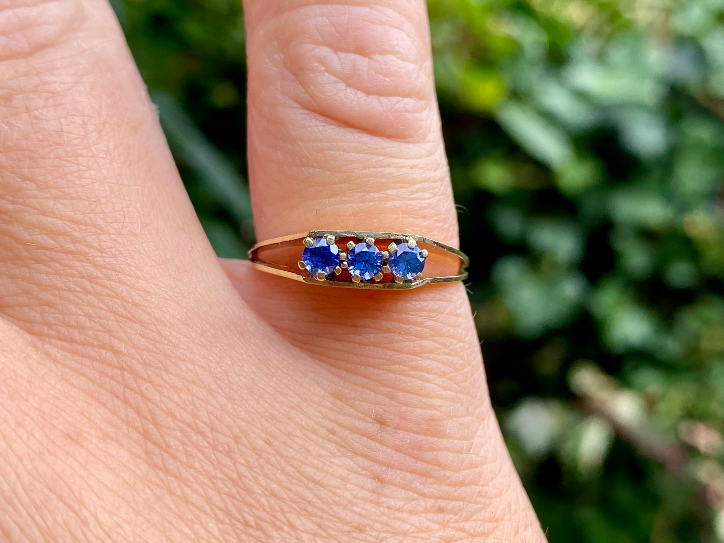 14ct Gold Three-Stone Sapphire Ring