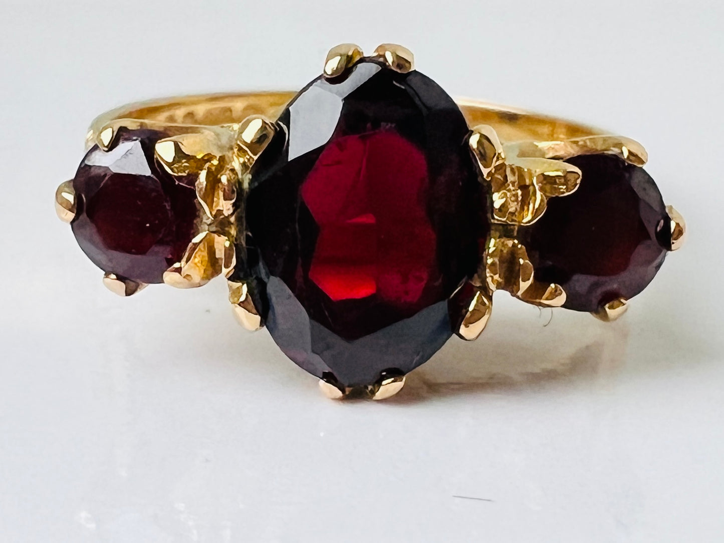Vintage 9ct Gold Garnet Ring