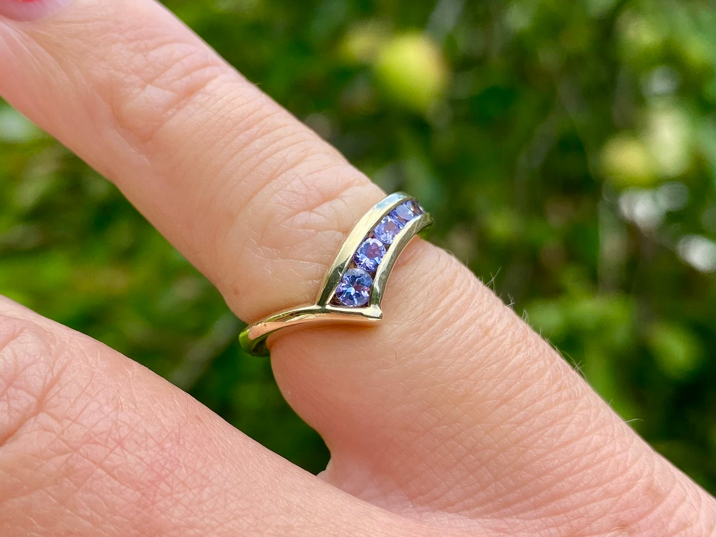 9ct Gold Tanzanite Wishbone / Curved Ring