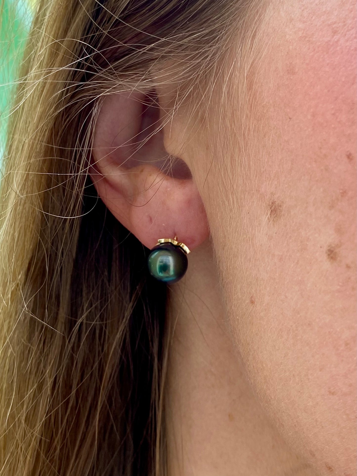 9ct Gold Tahitian Cultured Pearl Earrings