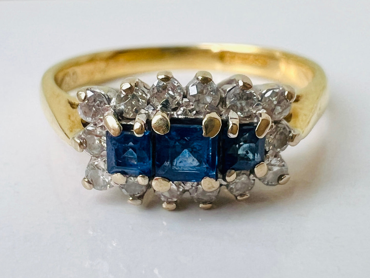 18ct Gold Sapphire & Diamond Ring
