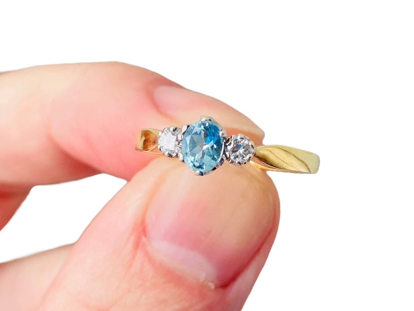 Vintage 18ct Gold Aquamarine & Diamond Ring