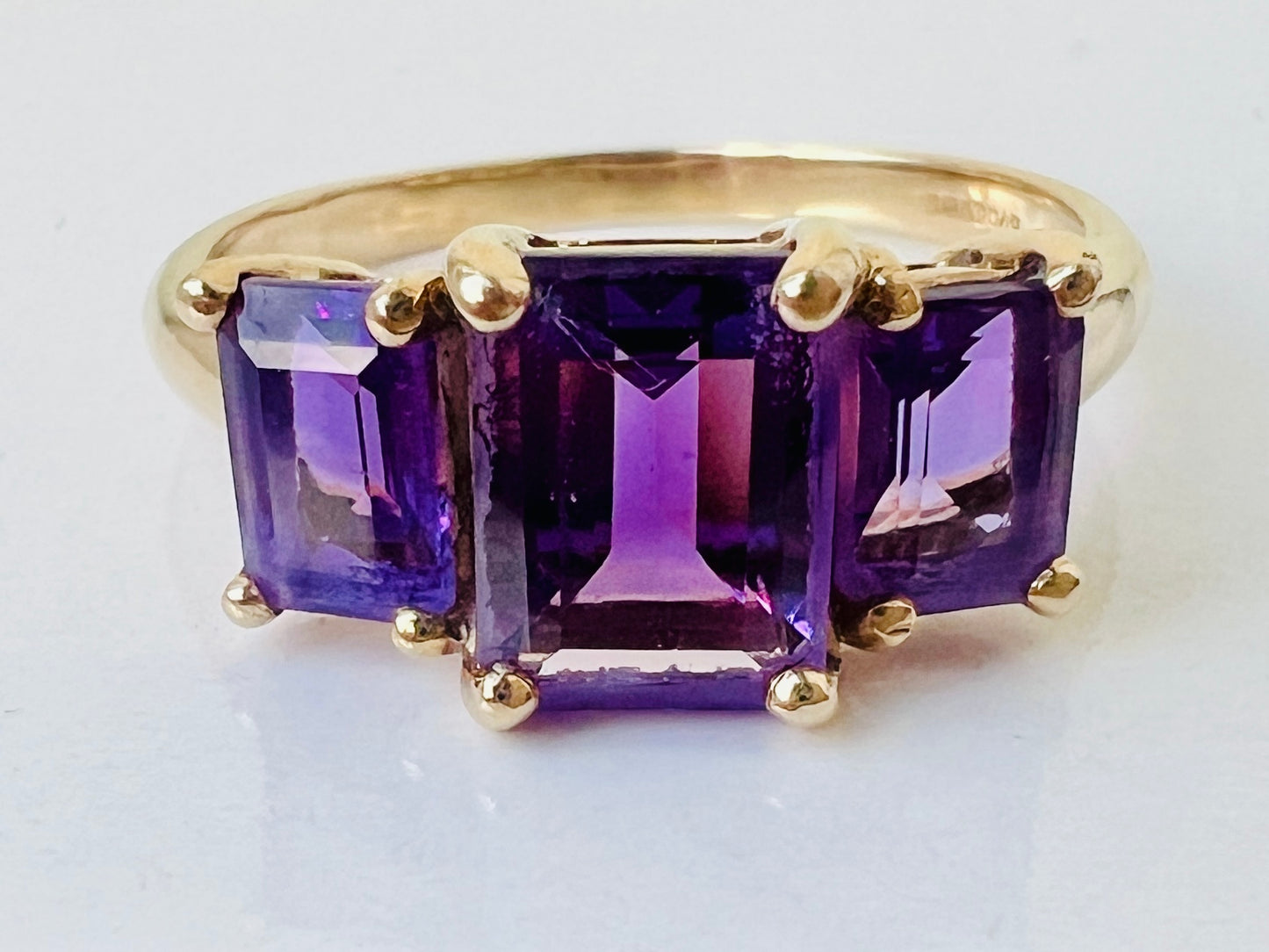 9ct Gold Amethyst Ring