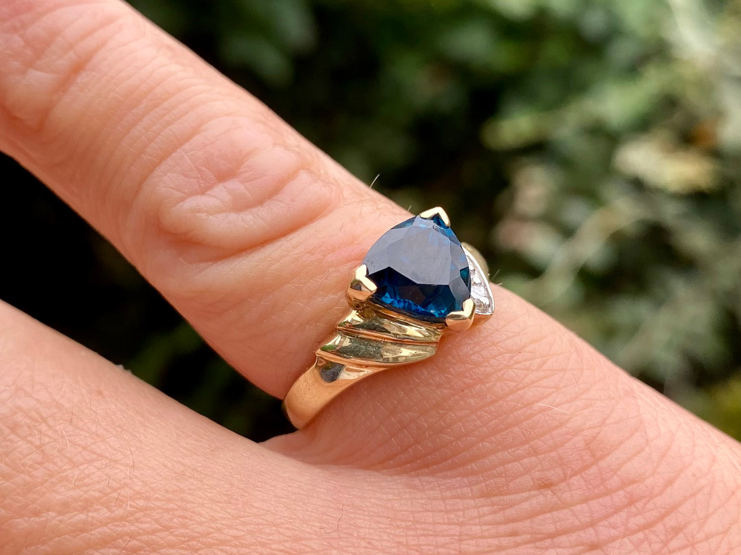 9ct Gold Topaz & Diamond Ring