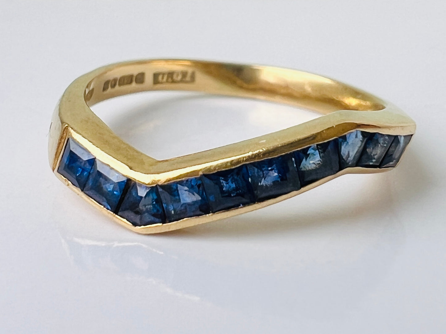 Vintage 18ct Gold Sapphire Ring