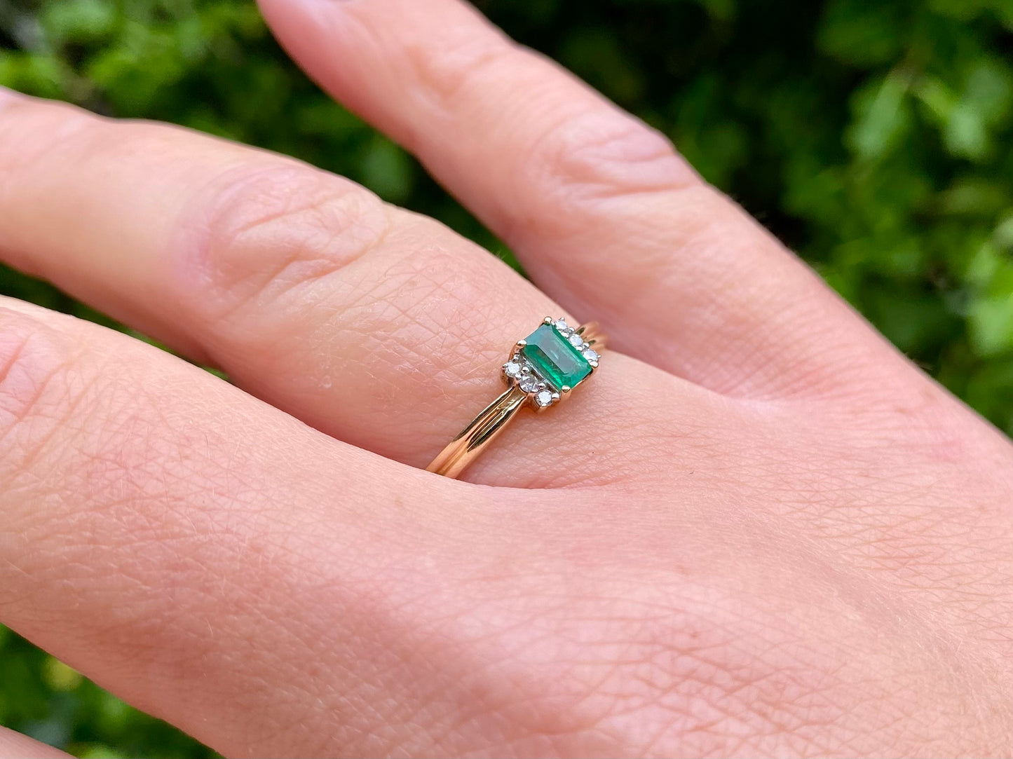9ct Gold Emerald & Diamond Ring