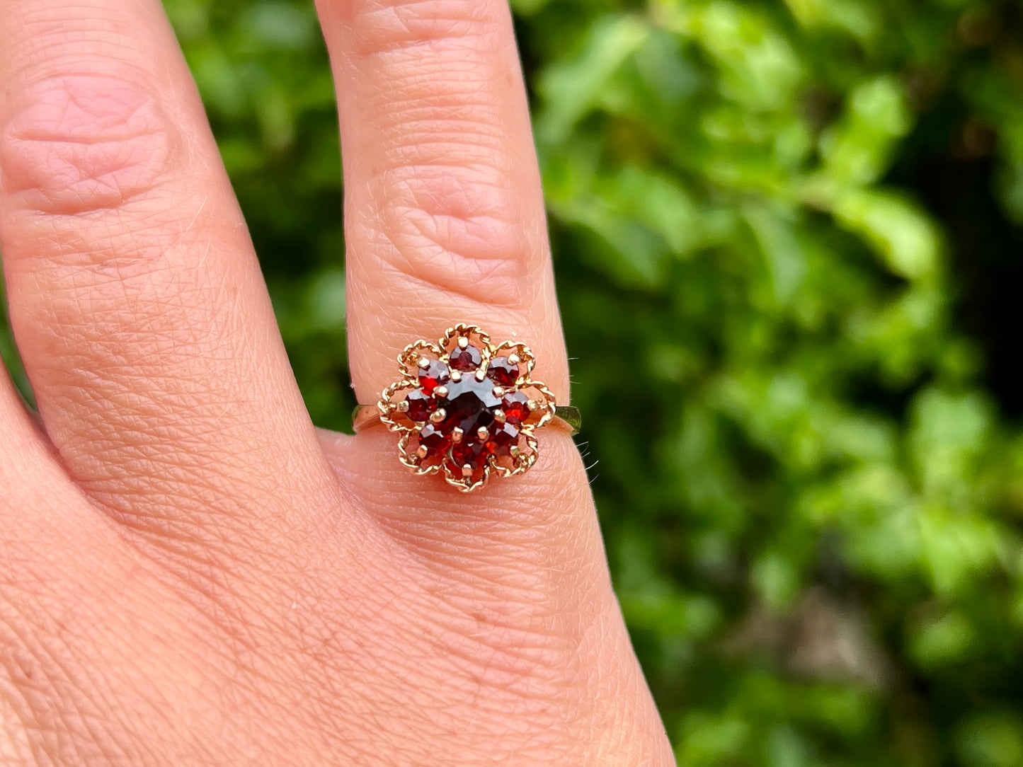 Vintage 9ct Gold Garnet Ring