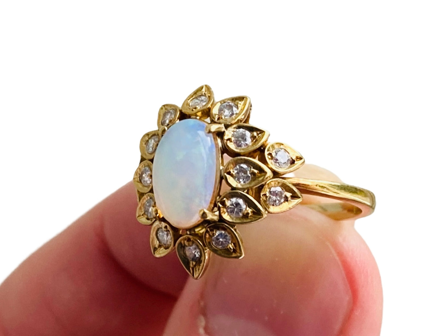Vintage 18ct Gold Opal & Diamond Ring
