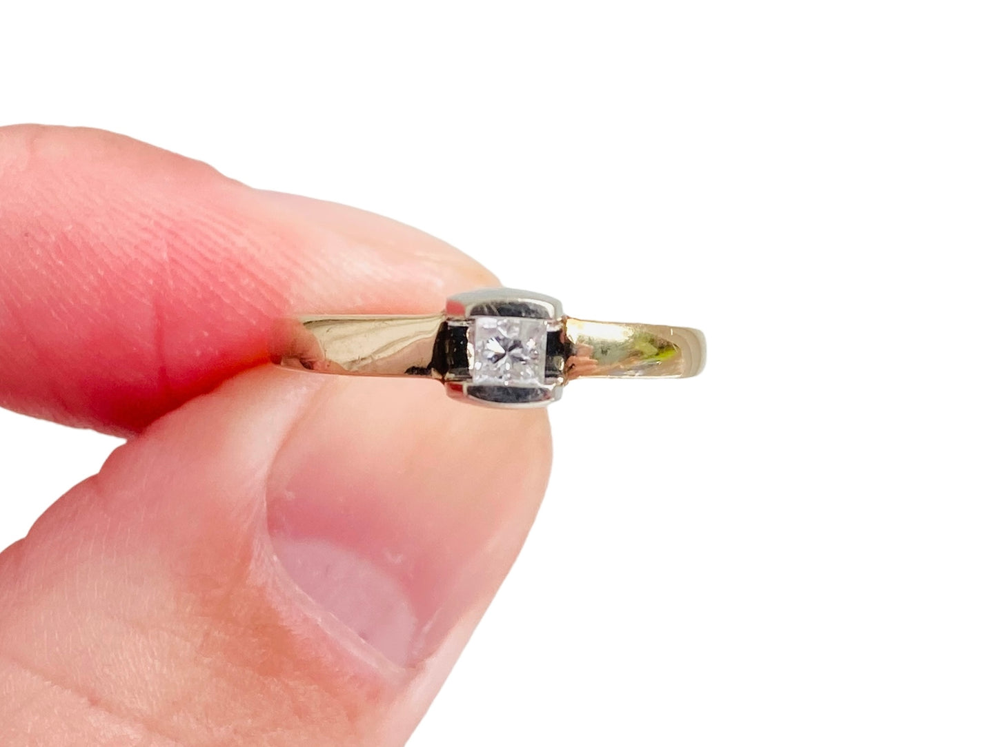 9ct Gold Diamond Solitaire Ring