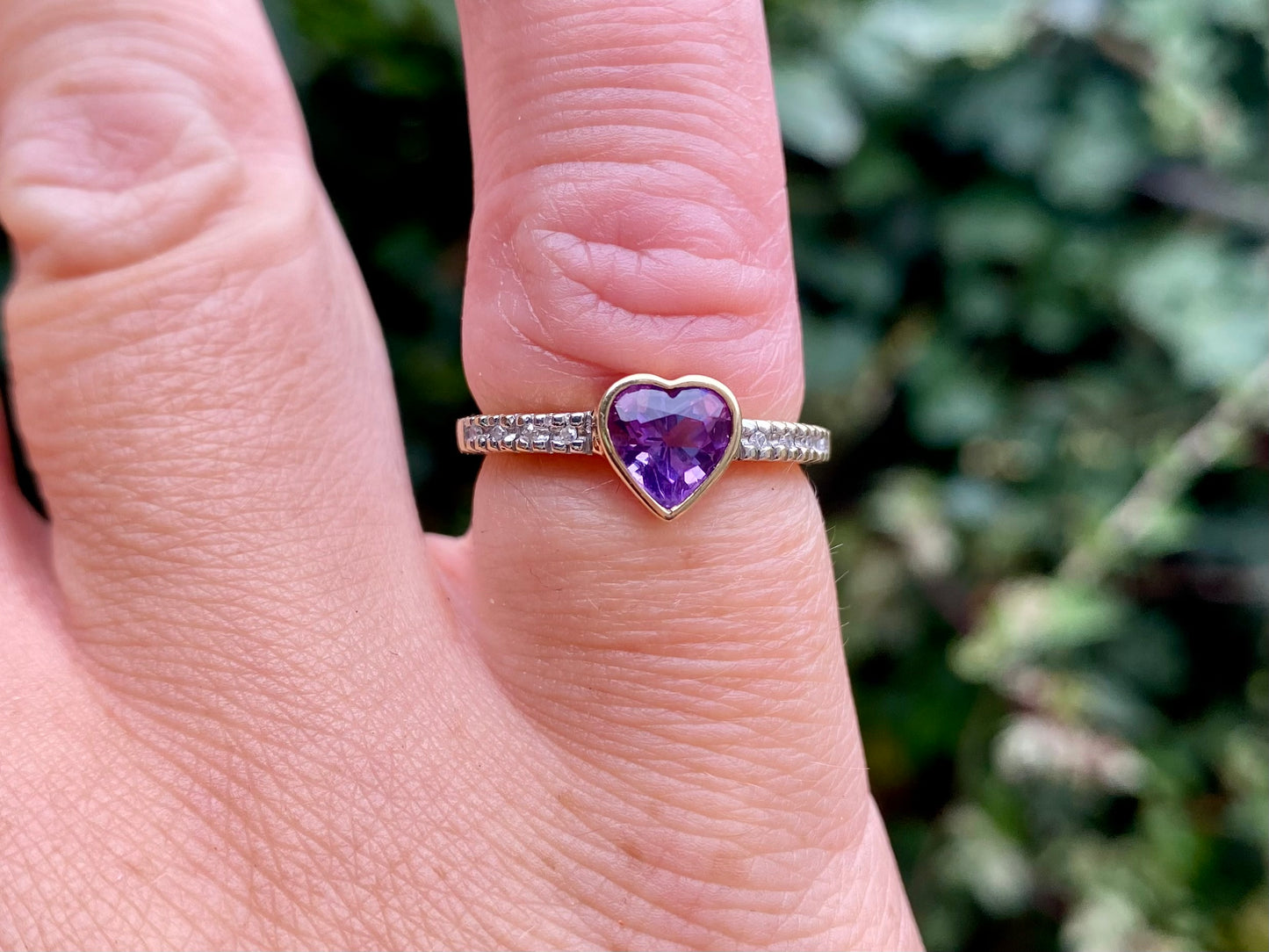 9ct Gold Amethyst & Diamond Ring