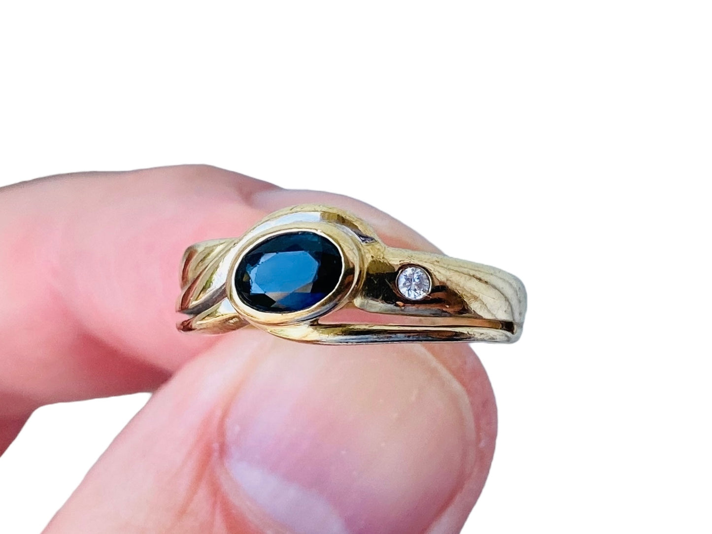9ct Gold Sapphire & Diamond Ring