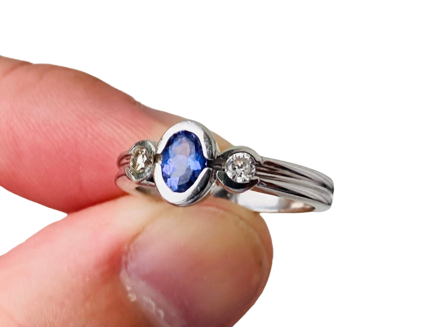 14ct Gold Tanzanite & Diamond Ring
