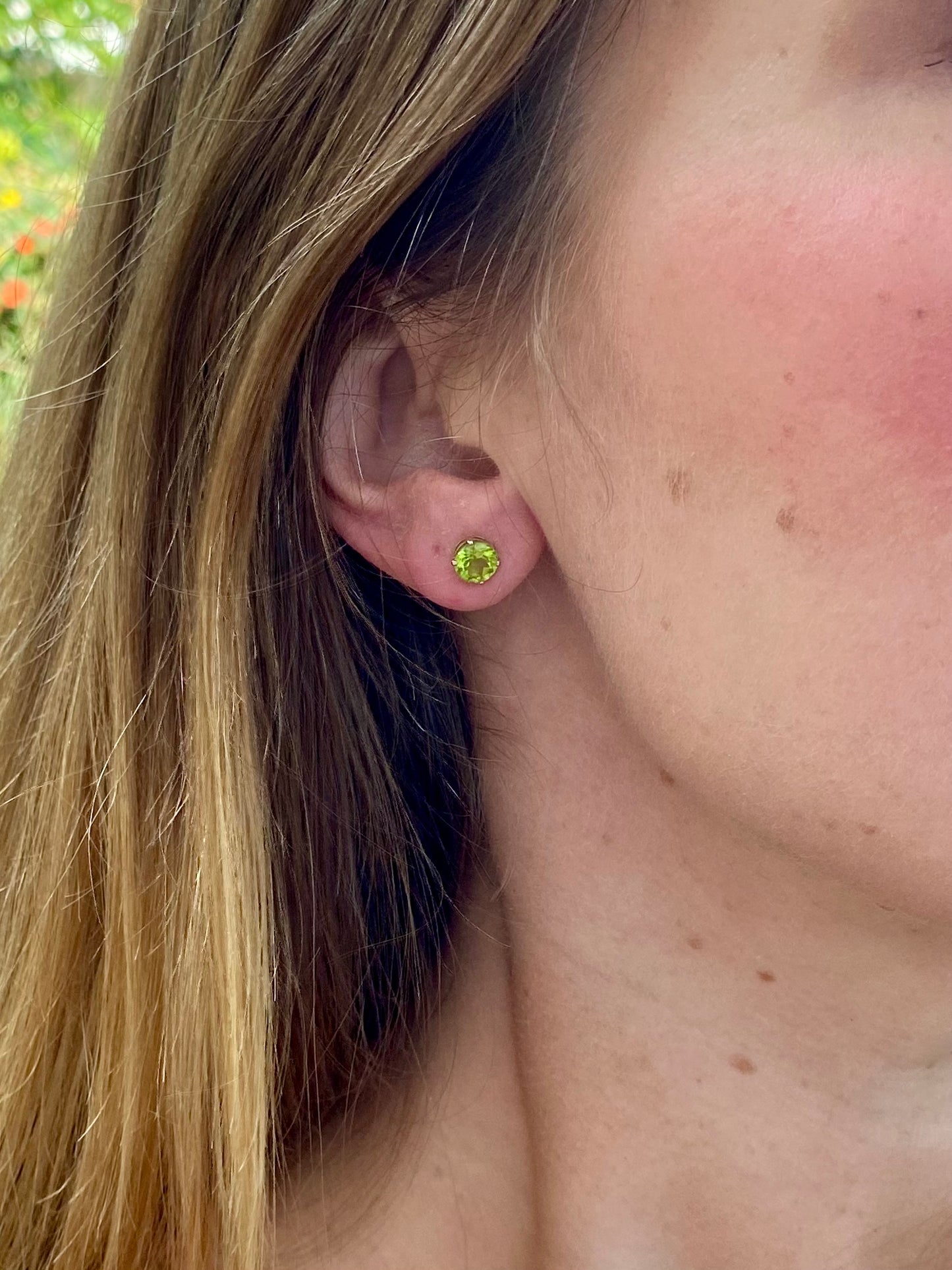 10ct Gold Peridot Stud Earrings