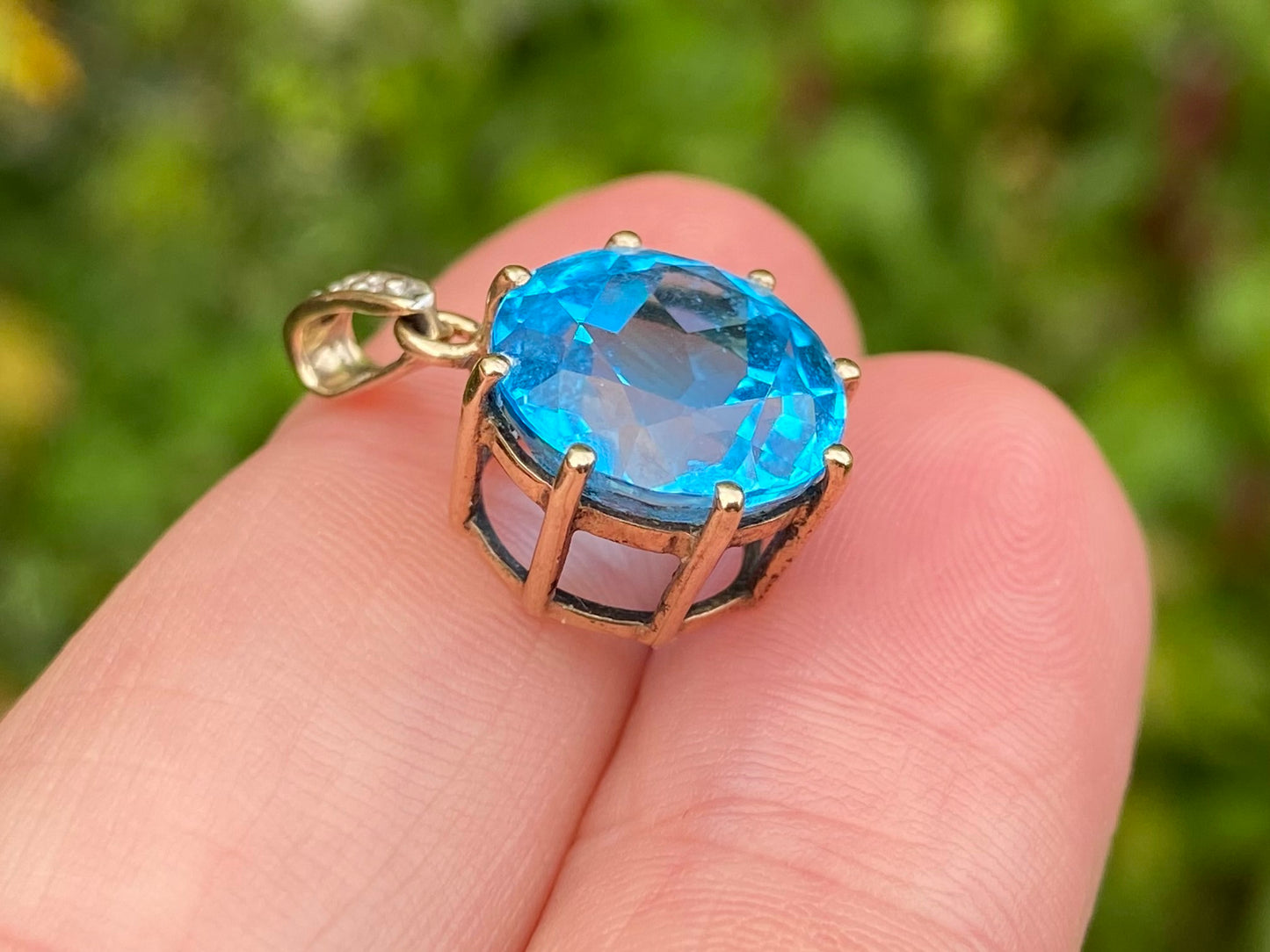 9ct Gold Topaz & Diamond Pendant