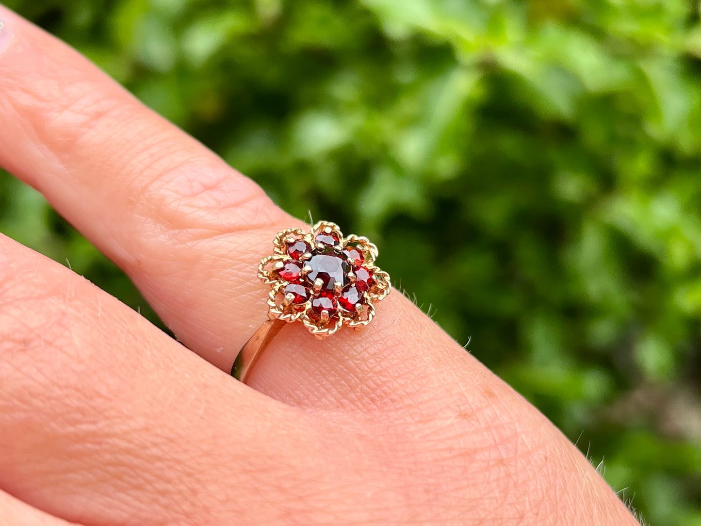 Vintage 9ct Gold Garnet Ring
