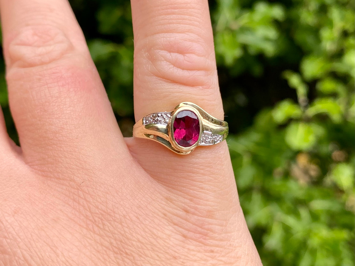 9ct Gold Rhodolite Garnet & Diamond Ring