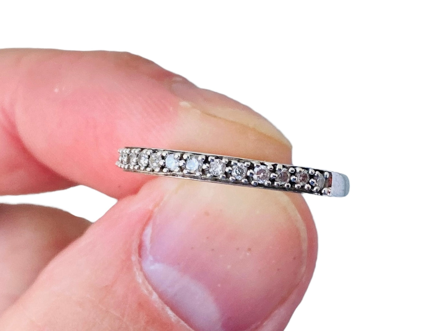 9ct Gold Fourteen-Stone Diamond Ring