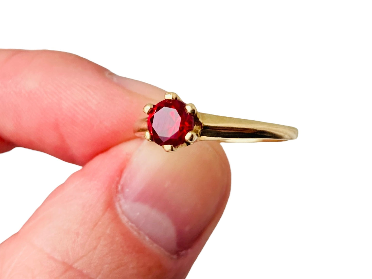 10ct Gold Synthetic Ruby Ring