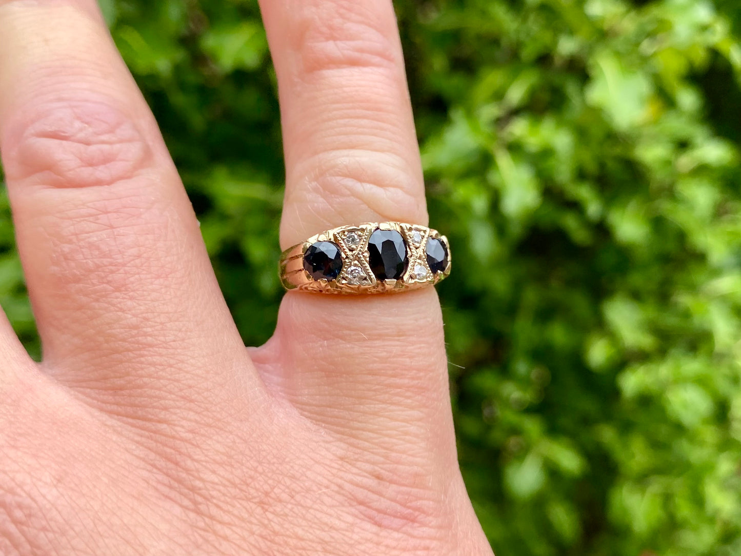 Vintage 9ct Gold Sapphire & Diamond Ring
