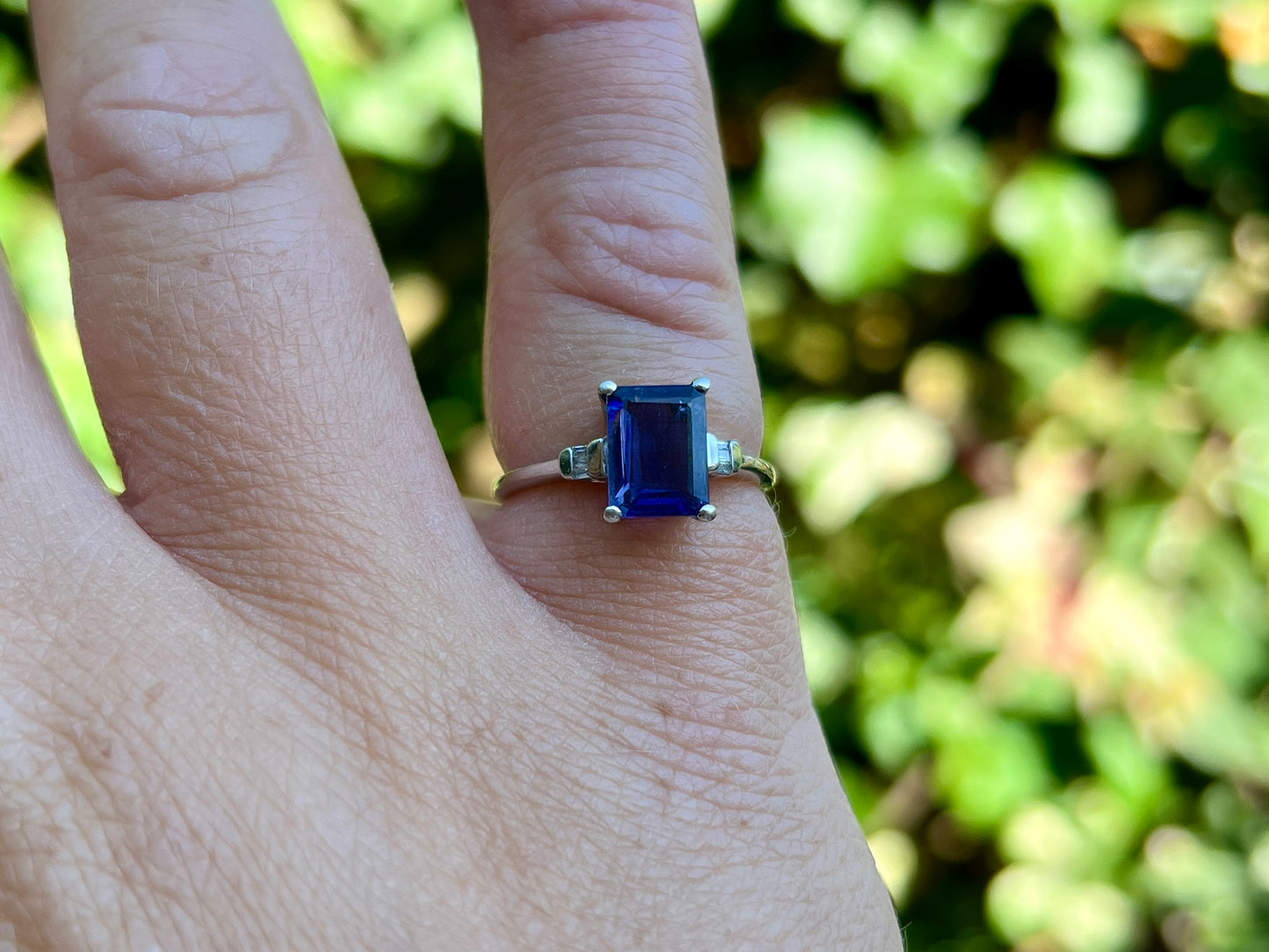 9ct Gold Iolite & Diamond Ring