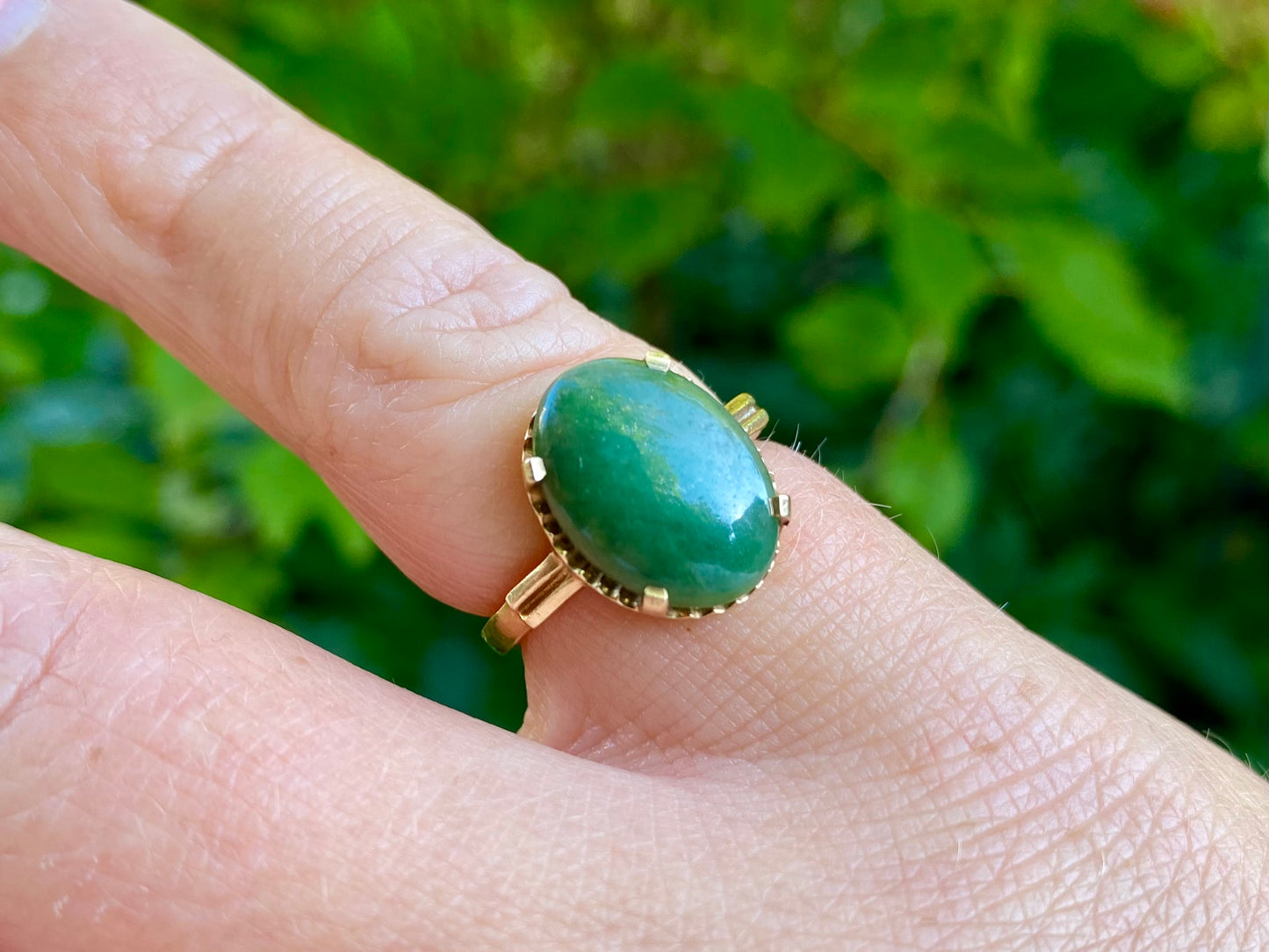 Vintage 10ct Gold Jade Ring